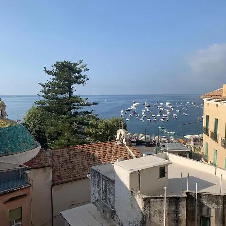 Casa Ester E Antonella بيت للعطل *